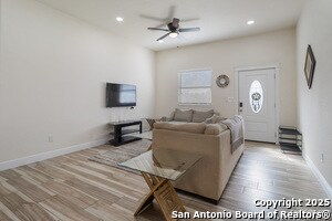 567 Hummingbird Hill in Canyon Lake, TX - Building Photo - Building Photo