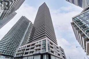 70 Annie Craig Dr in Toronto, ON - Building Photo