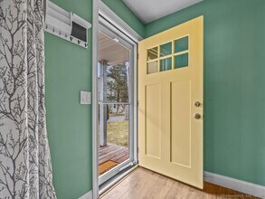 22 Argonne Terrace in Seymour, CT - Building Photo - Building Photo