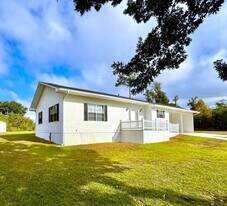 4923 Flynt Dr in Marianna, FL - Building Photo