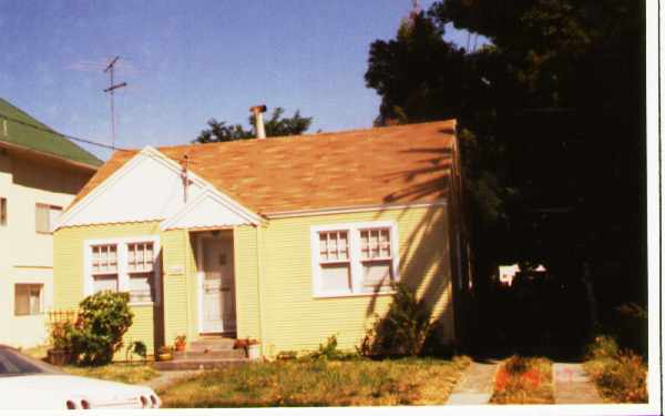 1226A-1226B Regent St in Alameda, CA - Building Photo