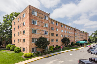 Columbia Knoll Apartments