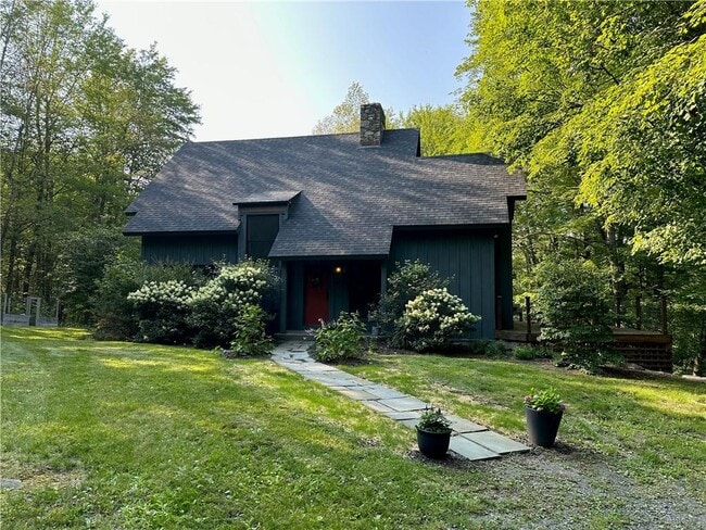 41 Redmond Way in Stanfordville, NY - Building Photo - Building Photo