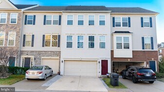 42258 Dean Chapel Square, Unit 1422D in Chantilly, VA - Building Photo