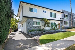 7634 Hampton Ave in West Hollywood, CA - Building Photo