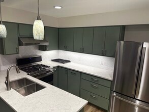 3904 Tonkawa Trl, Unit 3904A in Austin, TX - Foto de edificio - Building Photo