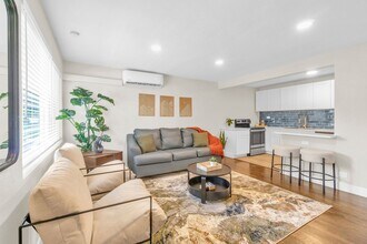 2405 W 39th Ave in Denver, CO - Building Photo - Building Photo