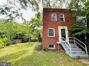 property at 129 E Linden St
