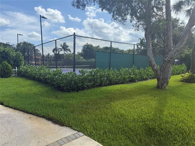 11820 NW 5th St in Plantation, FL - Building Photo - Building Photo