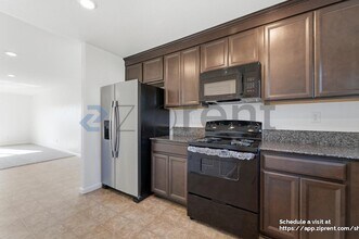 756 Marcelina Ct in Merced, CA - Foto de edificio - Building Photo