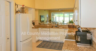 2405 Harmony Ln in Naples, FL - Building Photo - Building Photo
