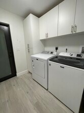 8260 SW 98th St in Miami, FL - Building Photo - Building Photo