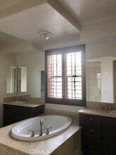 68 Cienega in Irvine, CA - Building Photo - Building Photo