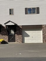 140 Thompson St in East Haven, CT - Building Photo