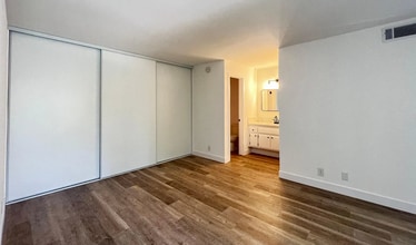 15511 Sherman Way, Unit 3 in Van Nuys, CA - Foto de edificio - Building Photo