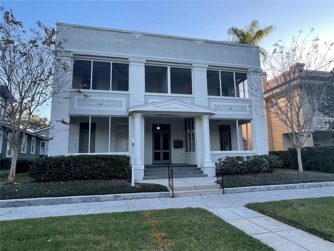 property at 1806 W Morrison Ave