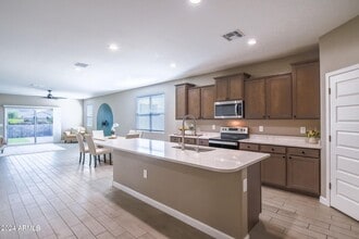 10619 S 54th Dr in Phoenix, AZ - Building Photo - Building Photo