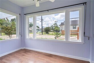 8502 Edinburgh St in New Orleans, LA - Building Photo - Building Photo