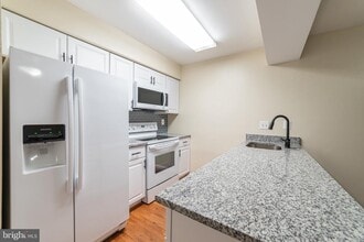 7 Valleyfield Ct in Silver Spring, MD - Building Photo - Building Photo