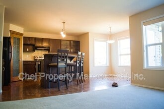 4314 McMullen Way SW in Edmonton, AB - Building Photo - Building Photo