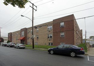 Oregon Court Apartments in Philadelphia, PA - Building Photo - Building Photo