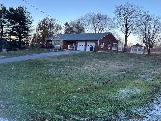 2753 Wassergass Rd in Hellertown, PA - Building Photo - Building Photo