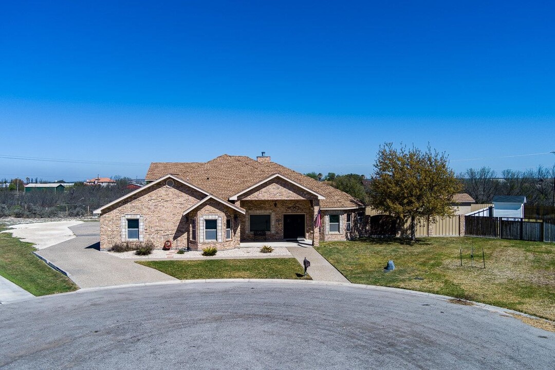 510 Echo Valley Dr in Del Rio, TX - Building Photo