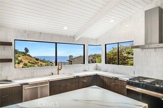 1450 Terrace Way in Laguna Beach, CA - Building Photo - Building Photo