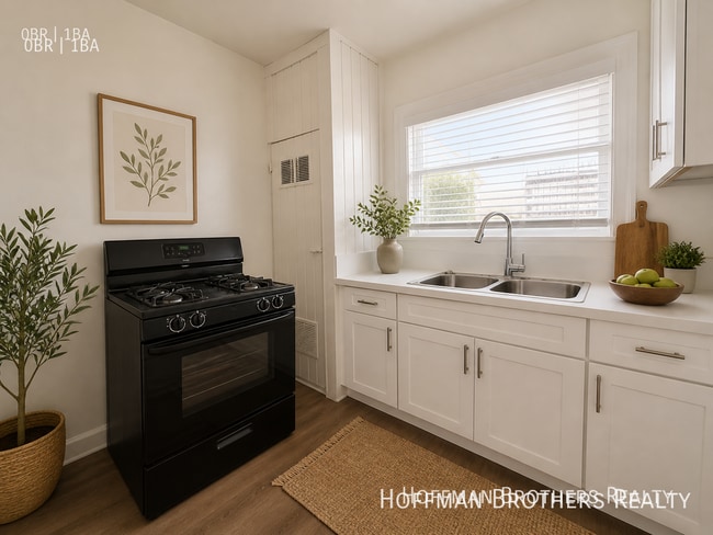 314 3/4-314 W 50th St