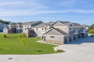 Wilson Heights in Hartford, WI - Building Photo - Building Photo