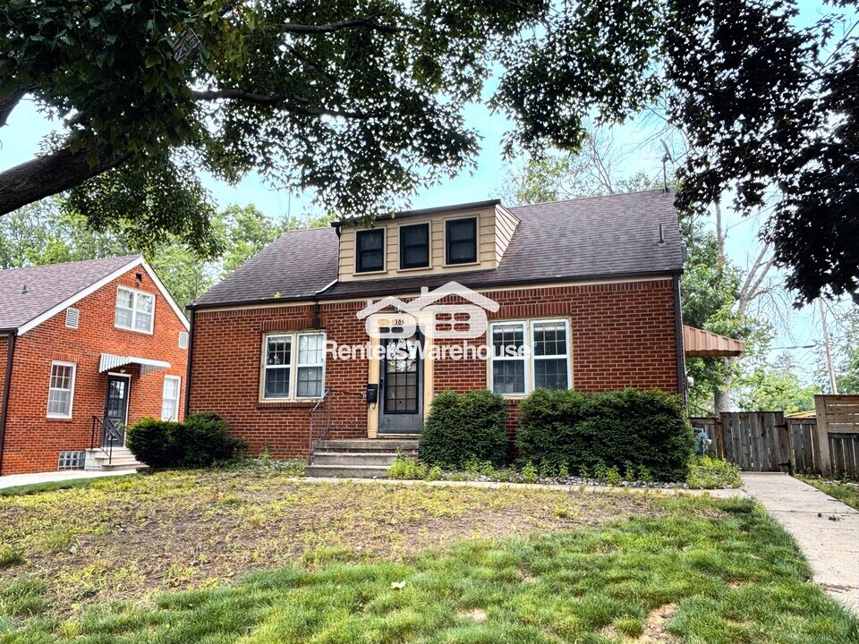 1601 56th St in Des Moines, IA - Building Photo