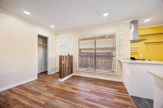 2808 Thrushwood Dr in Austin, TX - Building Photo - Building Photo