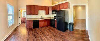 107 Trescott Ln, Unit 204 in Morgantown, WV - Building Photo