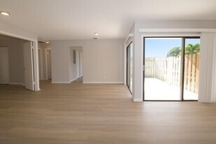9204 Roan Ln in West Palm Beach, FL - Building Photo