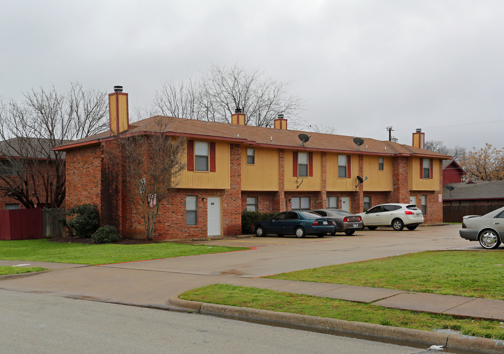 3064 Tudor Ln in Irving, TX - Building Photo