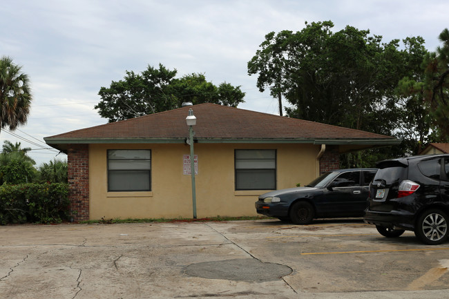 4317 Vermont Ave in Lake Worth, FL - Foto de edificio - Building Photo