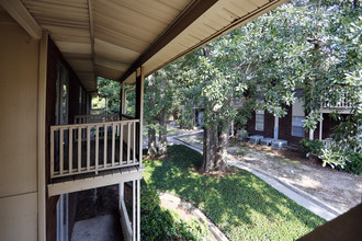 Plantation Apartments in Mobile, AL - Foto de edificio - Building Photo