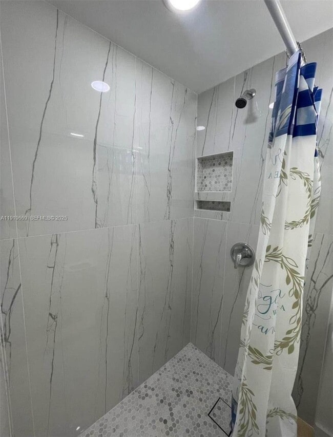 22905 SW 114th Pl in Miami, FL - Building Photo - Building Photo