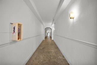 4035 Meridian Ave in Miami Beach, FL - Foto de edificio - Building Photo