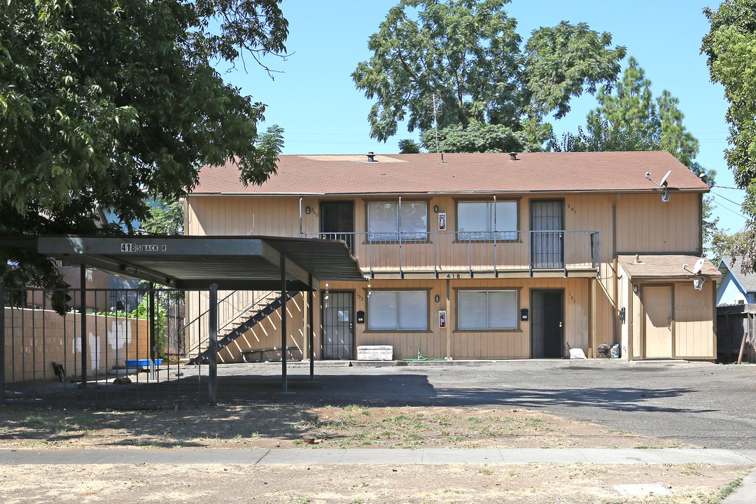 418 S Backer Ave in Fresno, CA - Building Photo