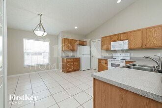 1954 Manatee Dr in Poinciana, FL - Building Photo - Building Photo