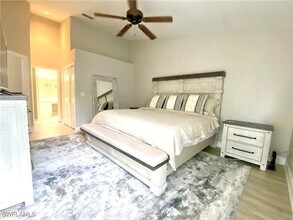 3745 Fieldstone Blvd in Naples, FL - Building Photo - Building Photo