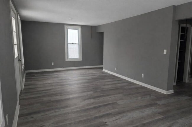 property at 416 W Maple St