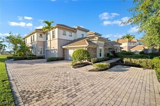 9064 Siesta Bay Dr in Naples, FL - Building Photo - Building Photo