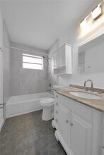 7145 SW 13th St in Miami, FL - Building Photo - Building Photo