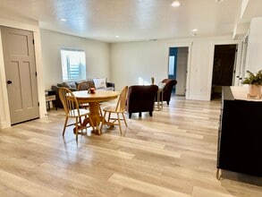 4349 Half Mile Rd, Unit Apartment in Cedar City, UT - Foto de edificio - Building Photo