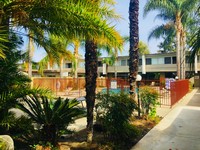 Palm Terrace Apartments in Anaheim, CA - Building Photo - Building Photo