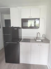 143 SW 9th St in Miami, FL - Building Photo - Building Photo