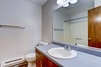 3986 SE 174th Ave in Portland, OR - Building Photo - Building Photo