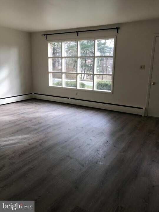 255 8th Ave in Collegeville, PA - Building Photo